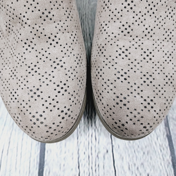 DR SCHOLL'S | Ruler slip-on laser cut comfort shoes - Picture 6 of 10